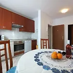 Jelovac * Πόρετς