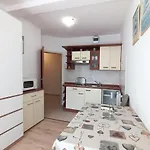 Jelovac Πόρετς